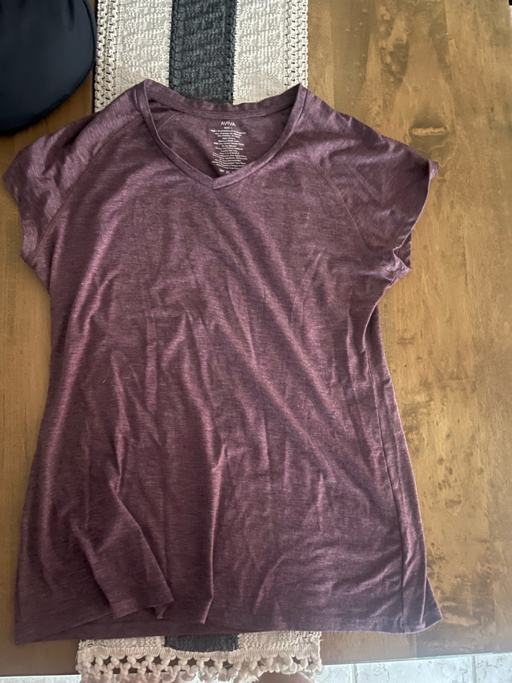 Avia Plum Heathered V-Neck Short Sleeve Tee size large
